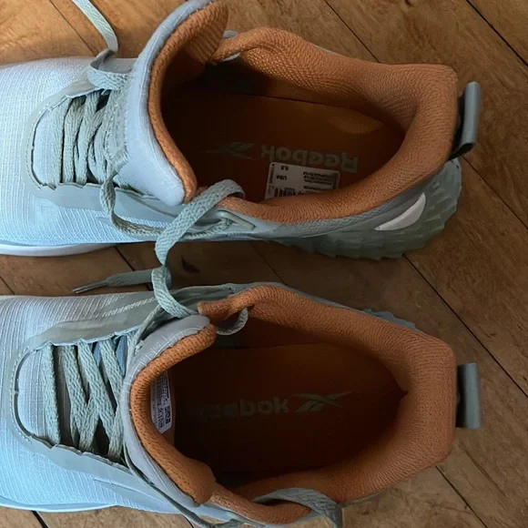 Reeboks - Picture 4 of 6